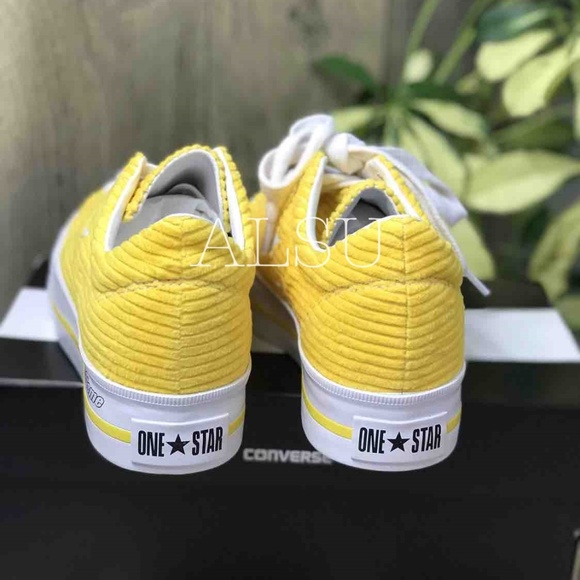 NWT Converse One Star Platform Ox Vibrant Yellow - Picture 3 of 7